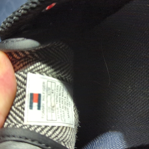 Tommy Hilfiger Men's 10.5 Black and Grey - Picture 6 of 9